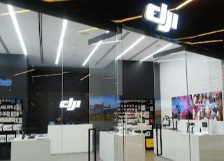 Na zdjęciu_ dji store